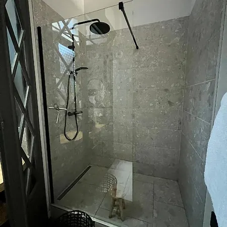 Apartment Luxueux 2 Pieces 65m2 Particulier Xvii Ieme Siecle-centre Historique Clermont-Ferrand